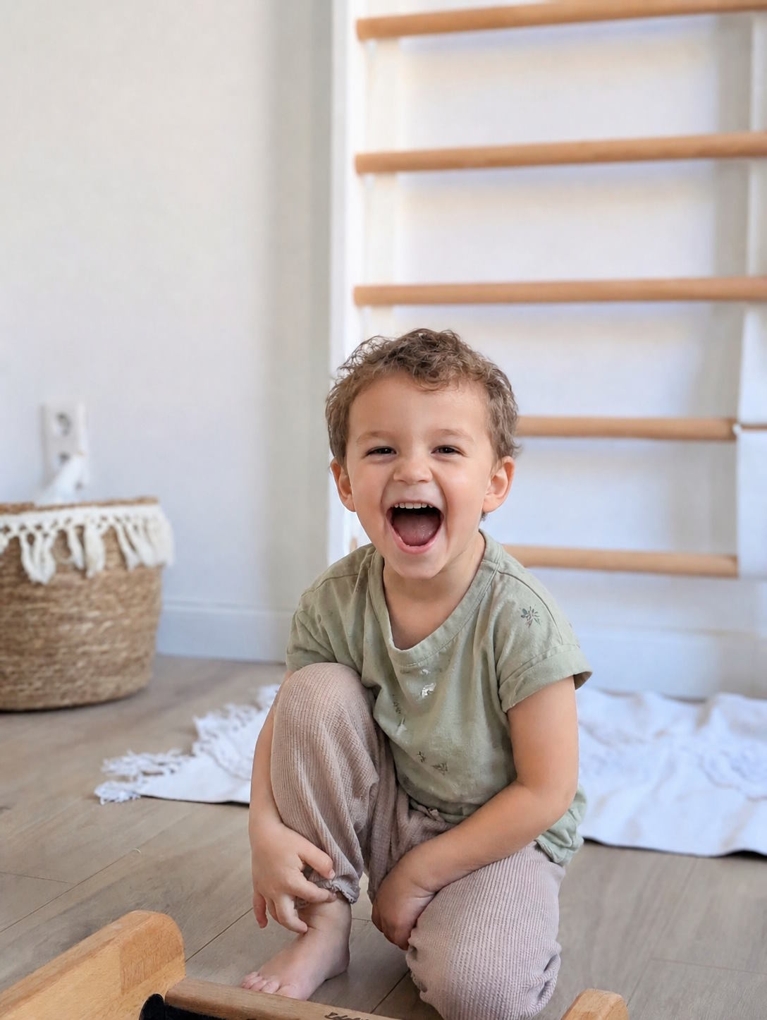 Von der Krabbelphase bis zum Schulkind – Bewegung spielerisch fördern
